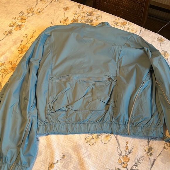 Nike Oversized Repel Packable Lightweight Running Jacket NWT Size Medium - Picture 6 of 9